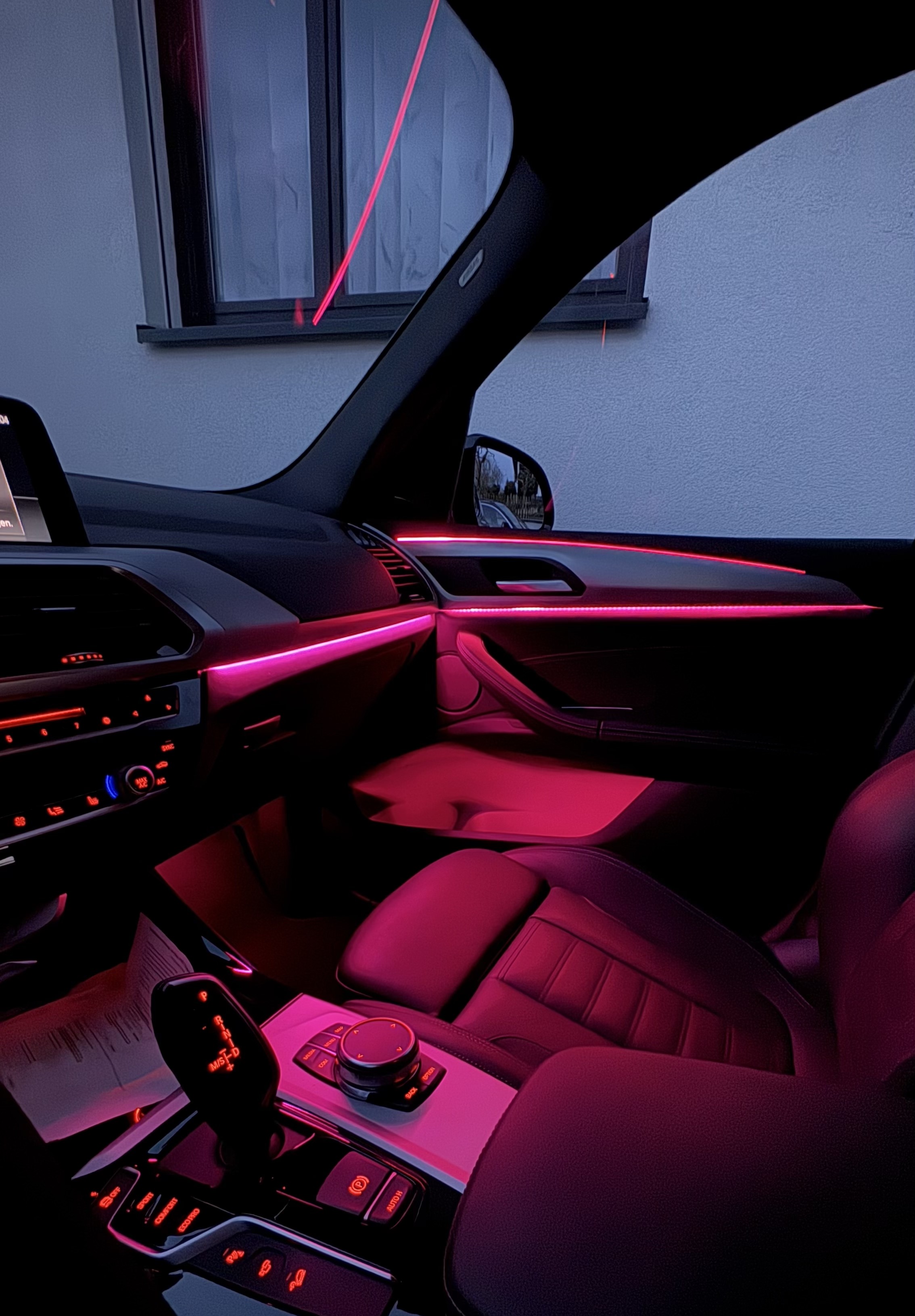 BMW G01 Ambientebeleuchtung Armaturenbrett und Tür Pink